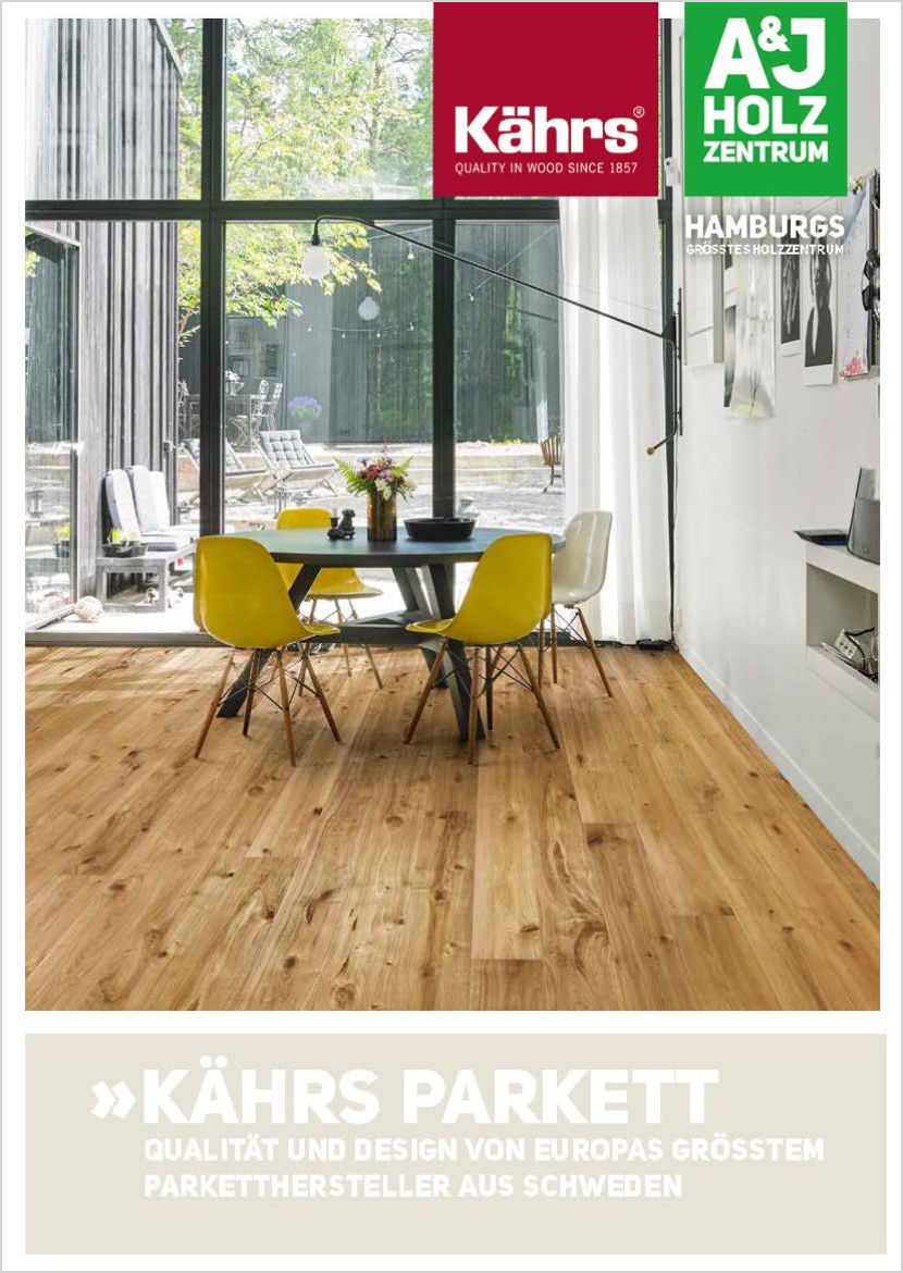 Titelbild der A&J Broschüre Kährs Parkett: Blick in einen großen Raum, mit lebhaften eichen Parkett, auf dem ein Tisch mit gelben Stühlen vor einer hohen Fensterfront steht.