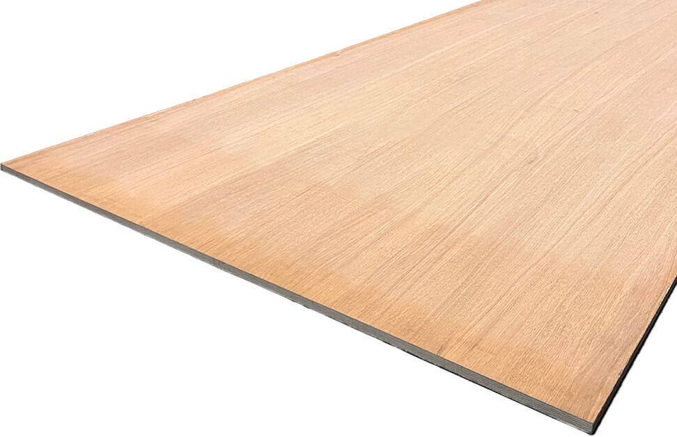 Edelfurnierte Multiplexplatte Eiche