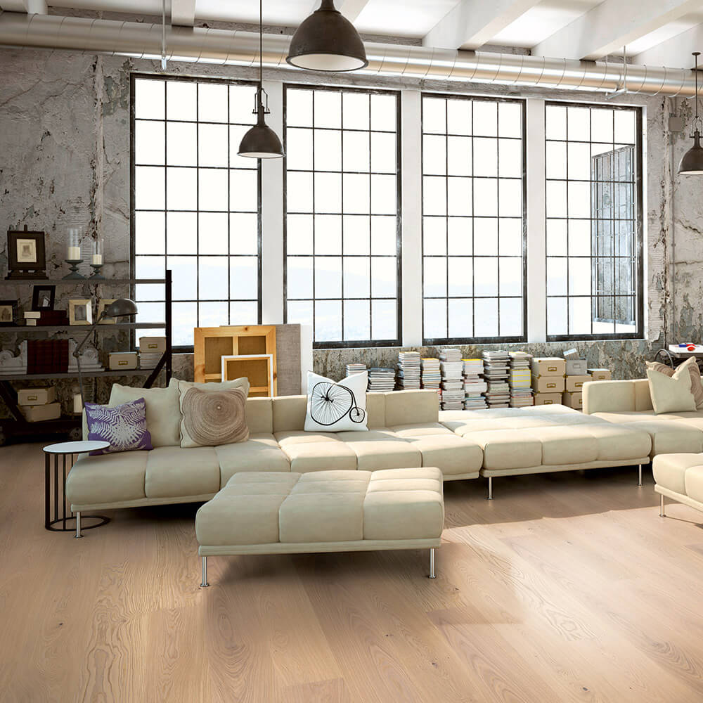 wohnzimmer, sofa, modulares sofa, helles holzparkett, industrial stil