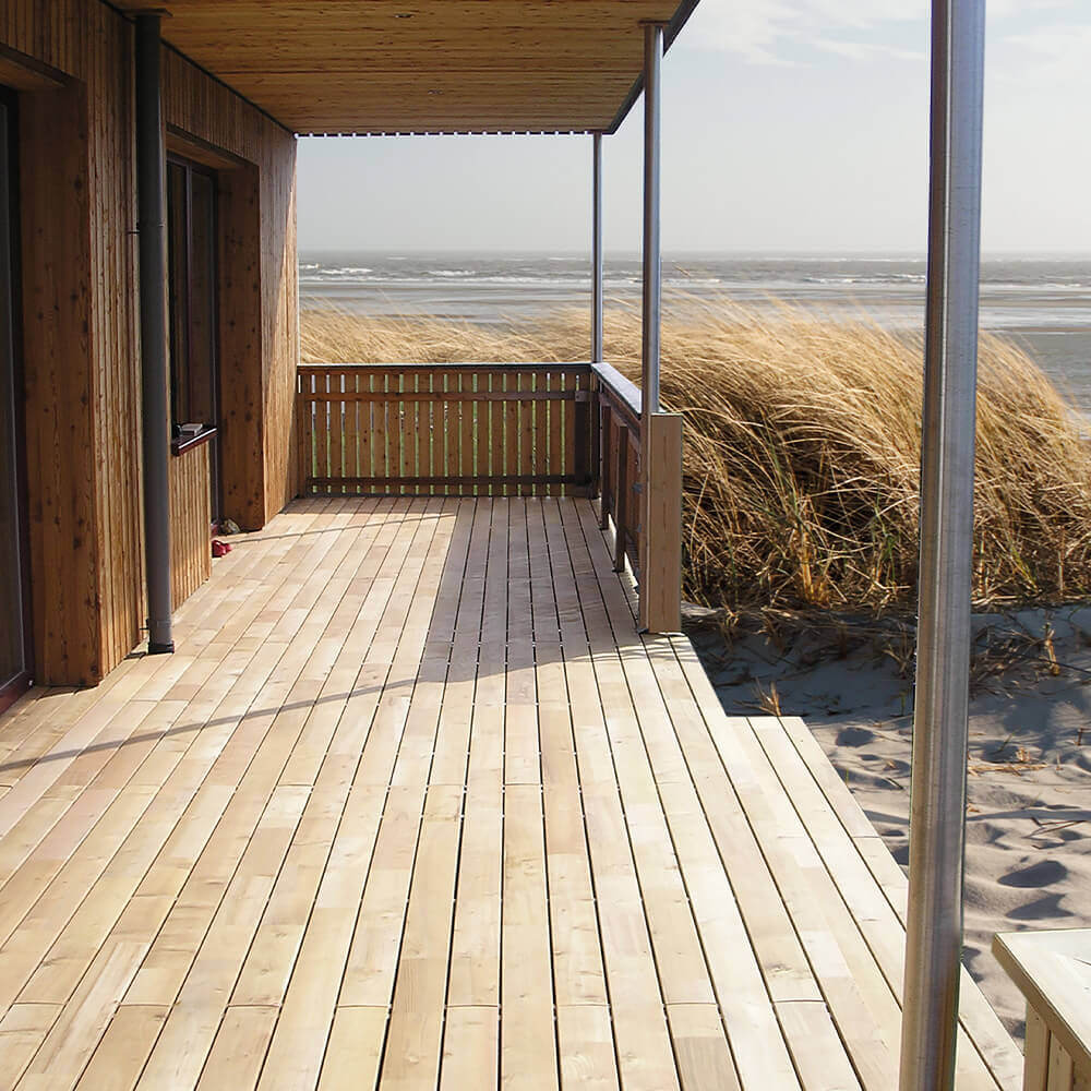 Terrassendiele Robinie bombiert