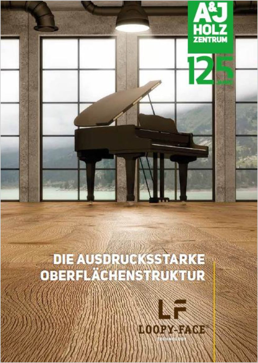 Titelbild der A&J Broschüre Loopy Face: Blick über einen sehr strukturierten, eichenfarbenen Fußboden auf eine hohe Fensterfront, vor der ein Konzert-Flügel steht.