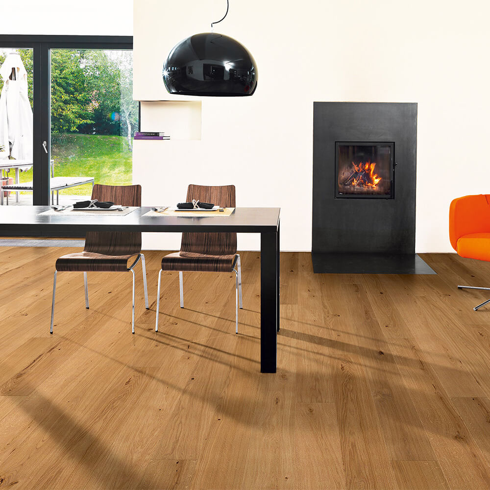 Fußboden, Bodenbeläge, Innenarchitektur, Holz, Kamin, esstisch, holzoptik, dining table, dining room, kamin
